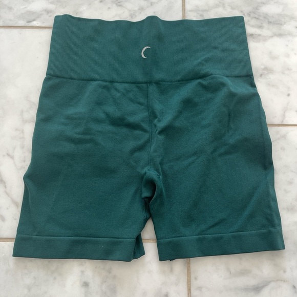 ZYIA High-Waisted Teal Shorts - Picture 2 of 2